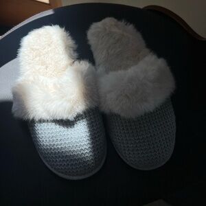 Victoria's Secret Gray and Cream Cozy Slippers - NBW